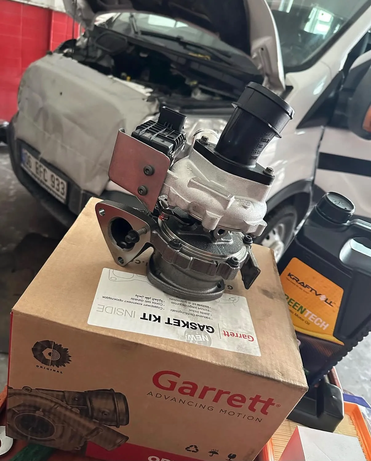 Garrett sıfır turbo montajı için araç yanında yeni turbo ünitesi